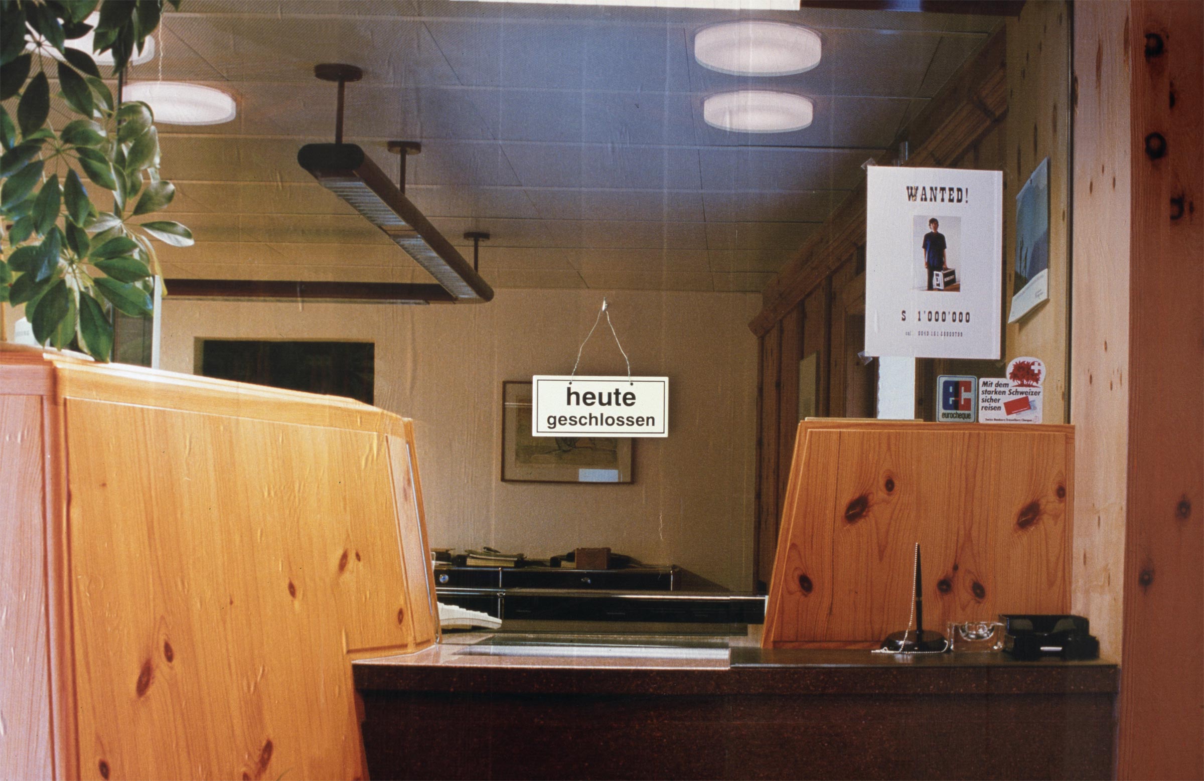 Johannes Burr: KREDIT #2 - Die Bank // Ausstellung im Schloss Sacrow, Potsdam 2007